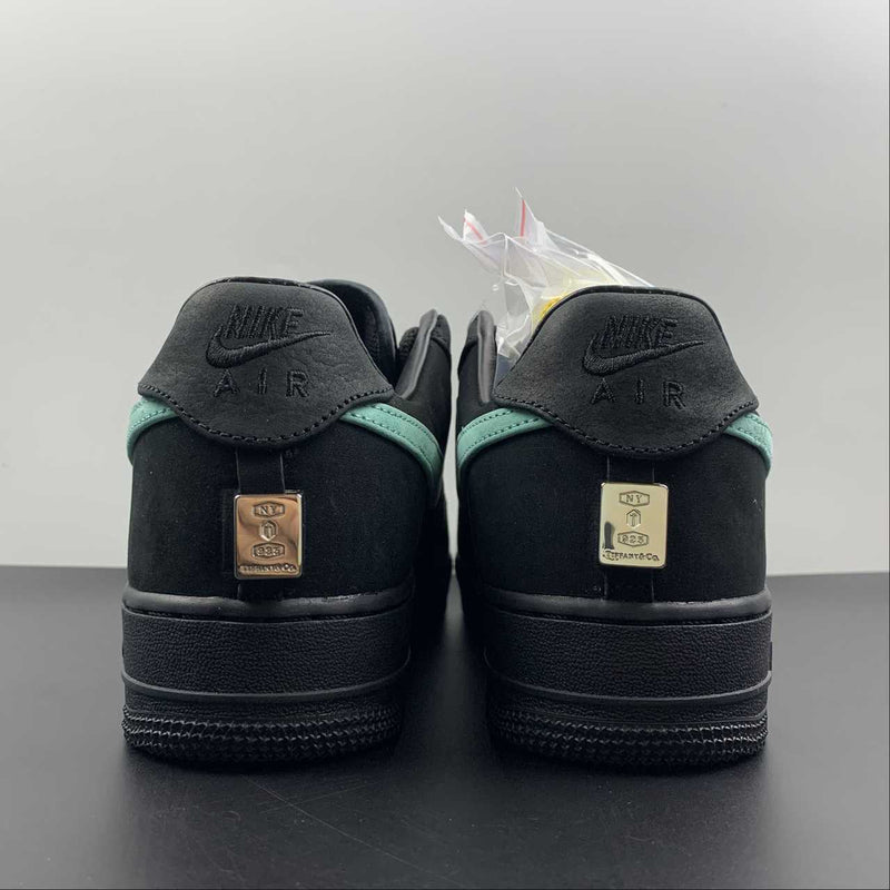 Tênis casual cano baixo AIR FORCE 1